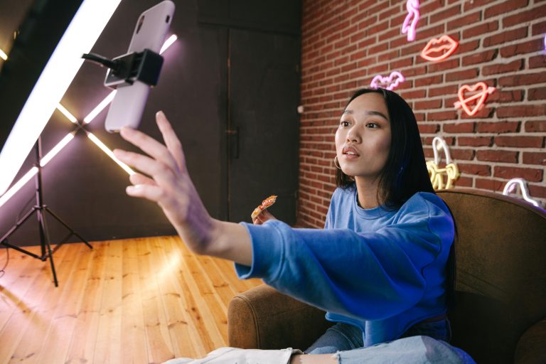influencer creating content